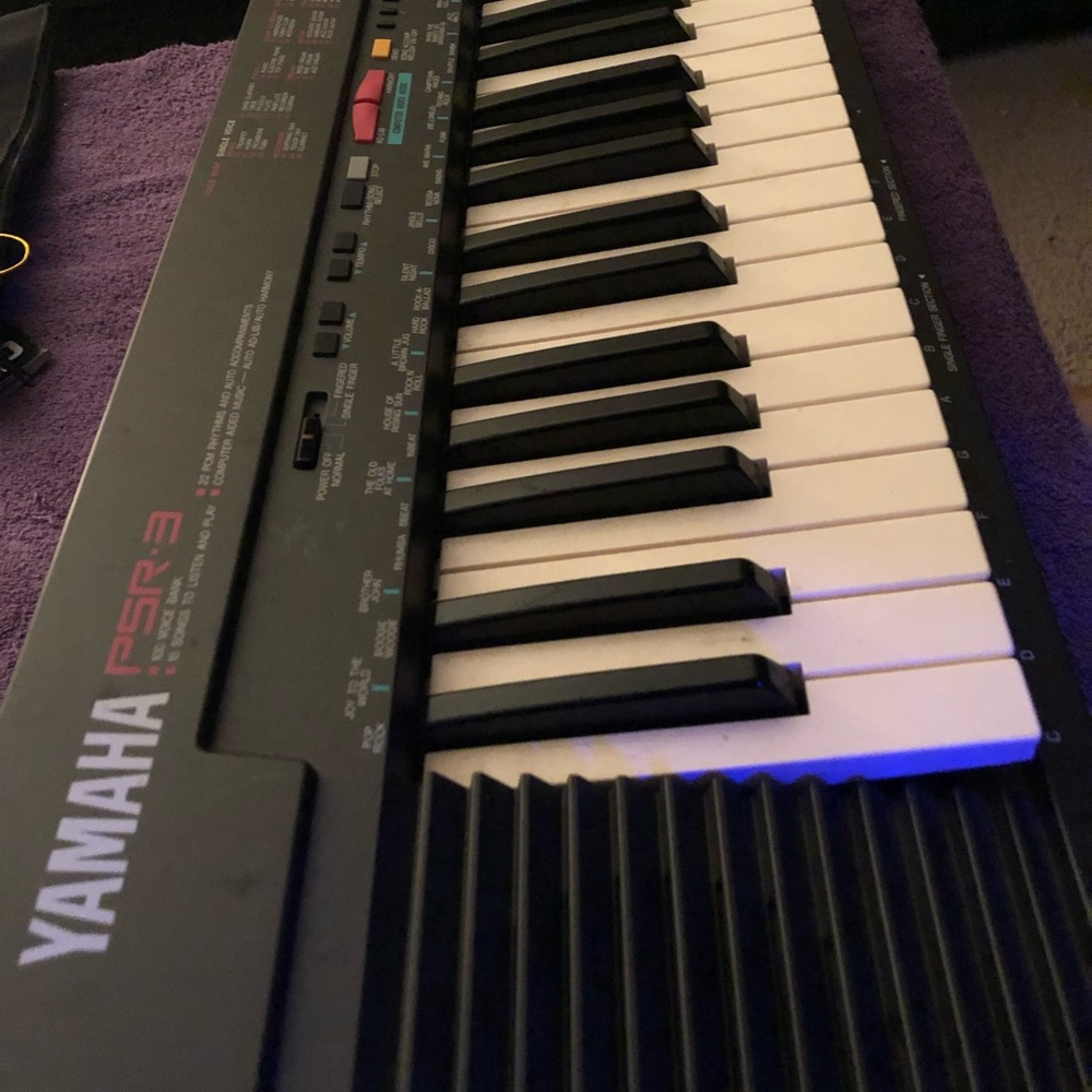 Yamaha Electric Keyboard